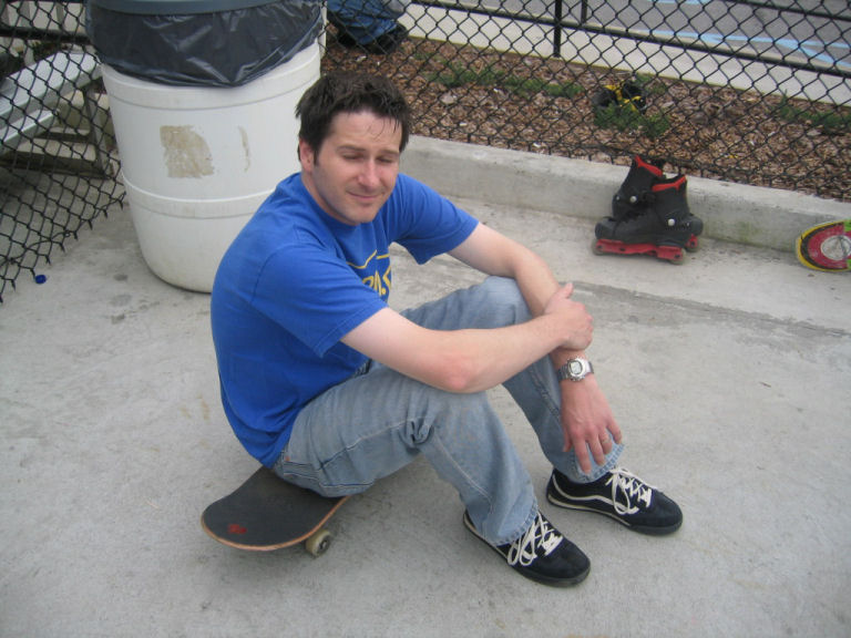 Patrick takes a break (Andy Spinosi Memorial Skate Jam - feb 2004)