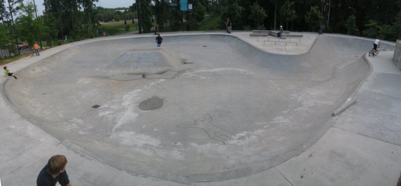 Pickneyville free public skatepark outside Atlanta @ June 2004