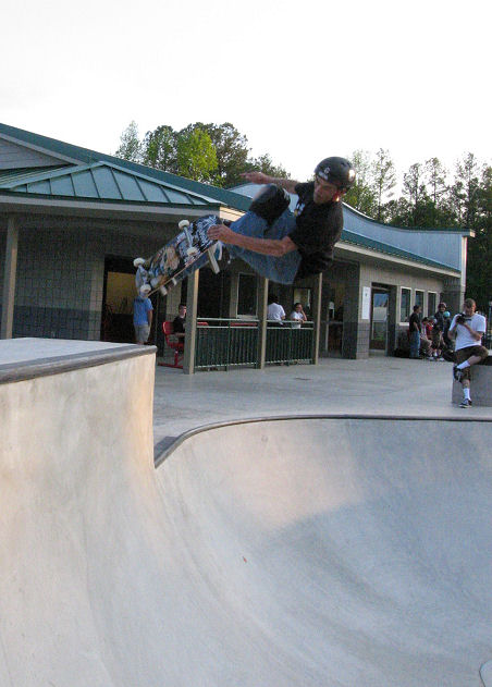 Another shot of Shawn with a big lien air in the flow bowl