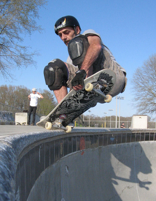 Mark was pulling some nice, long laybacks tailslides...3-4 full coping blocks...Check out the dust!