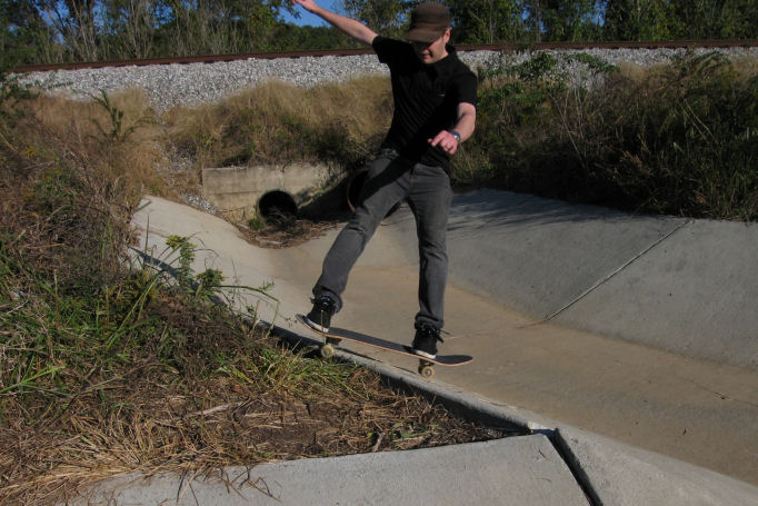 Patrick tears up the lip frontside